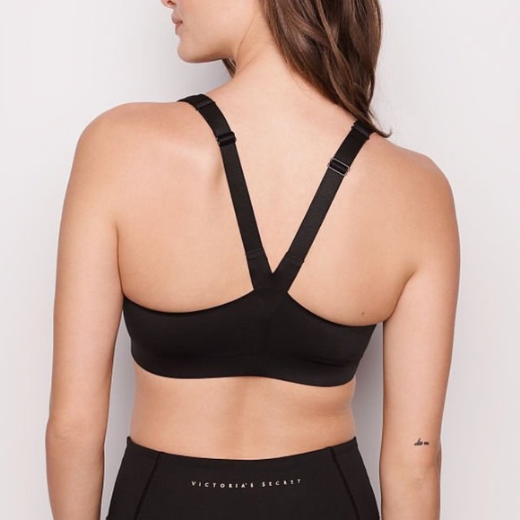 Victoria’s Secret - Knockout Front-Close Sports Bra. - Picture 2 of 5